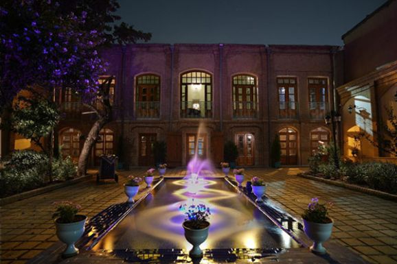 بوتیک هتل آوا همدان